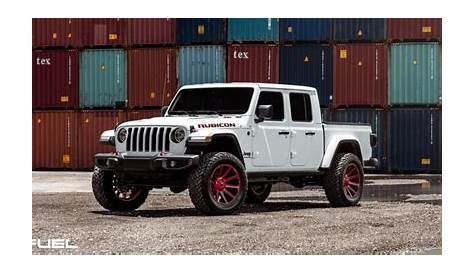 Time to fight with this Jeep Gladiator on Fuel Wheels!