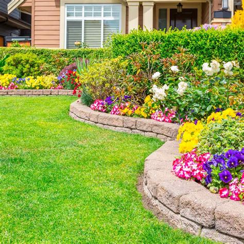 Flower Bed Ideas For The Front Of Your House