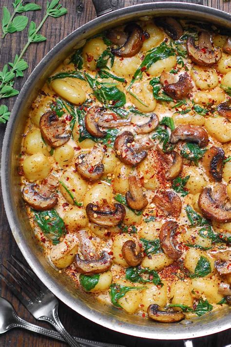 creamy spinach and mushroom gnocchi one pan 20 minutes