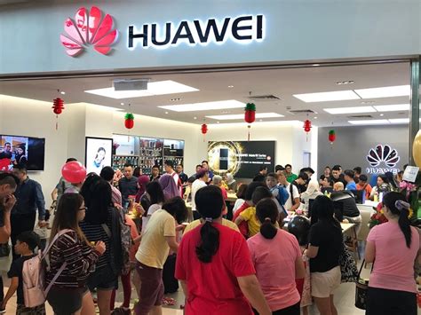 The h&m group reaches fashion fans across the globe and has come a long way since the first hennes store opened in the swedish city västerås in 1947. IOI City Mall的Access Mobile Huawei体验店正式开张!现场除了有discount买手机 ...