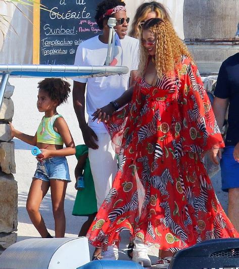 Beyonce Hides Her Stomach In Long Dress As She Steps Out With Jay Z And Daughter Blue Ivy Amid