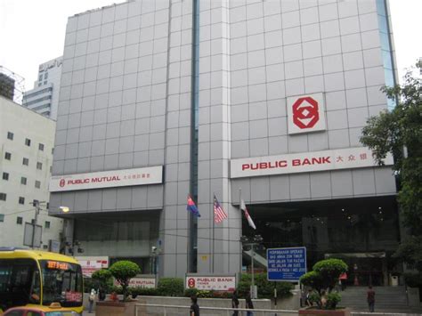 Ne samo da ćete menjati novac po povoljnijem kursu 24/7. Menara Public Bank - Johor Bahru District