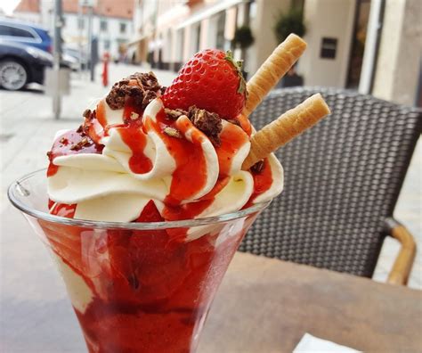 Ice Cream Sundae With Strawberries Free Image Download