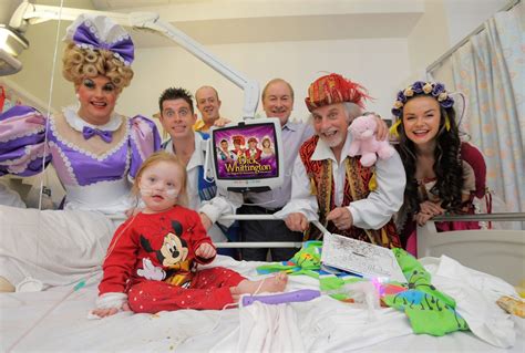The Cast Of Theatre Royals Panto Dick Whittington Visit The Great