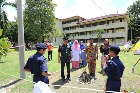 Berikut adalah ranking sbp terbaik keputusan spm 2018 dan juga senarai sekolah terbaik sbp berdasarkan keputusan spm tahun 2017 sebagai perbandingan. Berkhemah Unit Uniform 12 13 julai 2017 ~ Sekolah Menengah ...