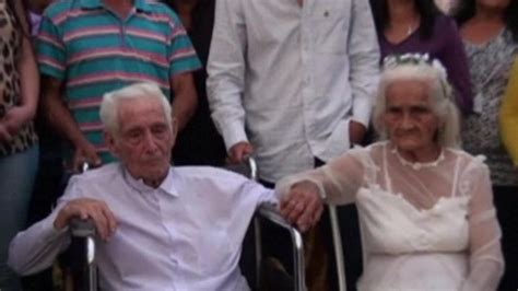 Bbc News Couple Marry After 80 Years Together
