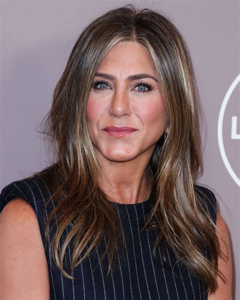 Jennifer Aniston Gorgeous In Sexy Dress And Heels At Varietys 2019