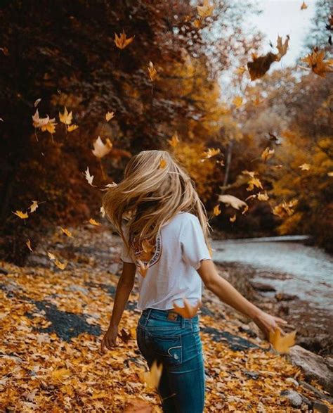 🌿witchy Autumns🌙 Autumn Photography Girl Photography Poses Creative