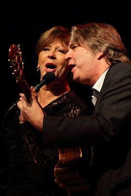 Скачивай и слушай lill lindfors a parting song и lill lindfors din skugga stannar kvar на hitparad.fm! Lill Lindfors