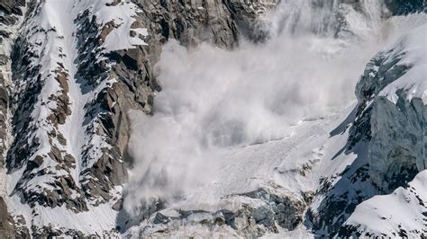 Uttarakhand Avalanche Update Bad Weather Hampers Rescue Operation For
