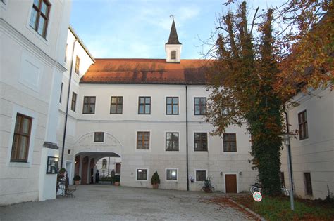 Dateikloster Seeon Innenhof Salzburgwiki