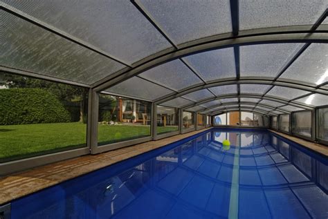 With decades of experience, hsb builds swimming pools made from stainless steel. RE-HE Schwimmbadbau - pool-helden