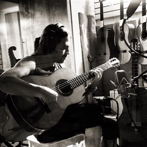 Buenas amigos, es el segundo tutorial que hago de está canción, pero ahora si con la calidad que semejante arreglo se merece, espero que les sirva!! INICIO