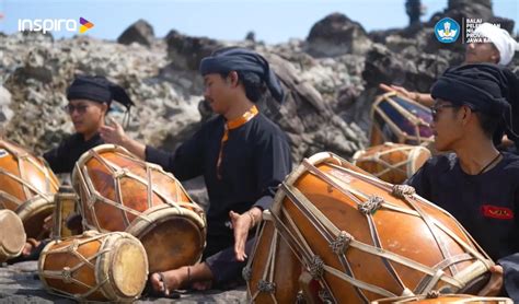 Serunya Rampak Kendang Seni Musik Khas Masyarakat Sunda Yang Tampilkan