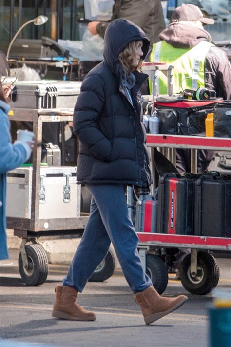 Brie larson captain marvel # 1. Brie Larson's bad hair and green suit on set of Captain Marvel