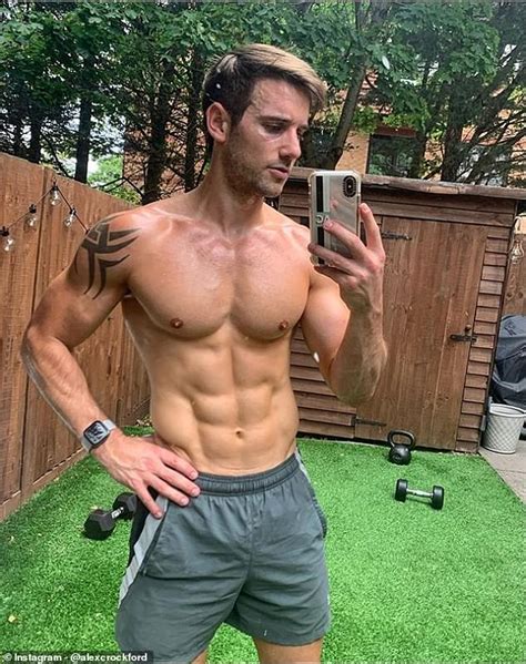 Hunky Personal Trainer Loses 1000 Instagram Followers In 24 Hours