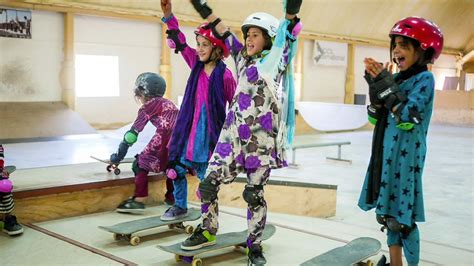 womensart on twitter the skate girls of kabul photographic series by jessica fulford dobson