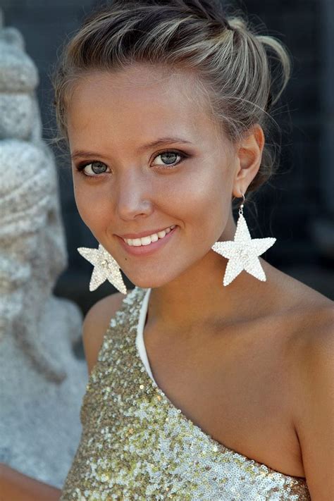 Flower Girl Dresses Clover Dangly Earrings