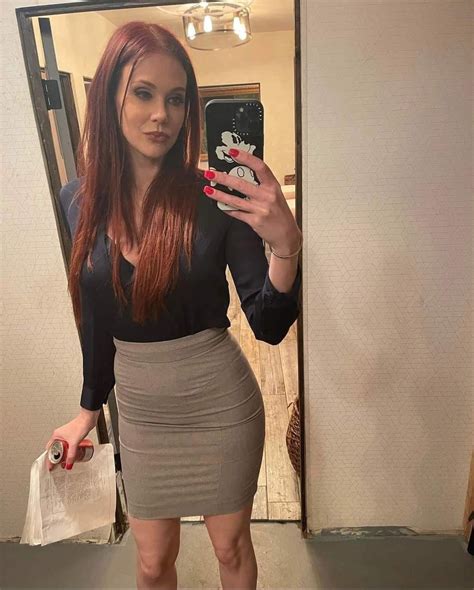 Pin By Troy Gillette On Beautiful Redheads Fashion Lovely Dresses Tight Skirt
