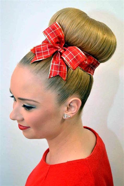 Another example of a classic sock bun that you can wear anywhere, it's beautiful. Pin by Darlene Moore on Hair Obsession | Artistic hair ...