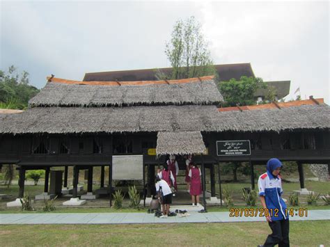 Smk convent infant jesus yang terletak di kawasan melaka tengah di melaka telah menjadi lokasi kajian kerana kawasan ini berhampiran dengan sekolah pengkaji. PSS SMK INFANT JESUS CONVENT MELAKA **SEKOLAH KLUSTER ...