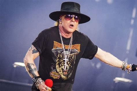 Is Axl Rose The Richest Member Of Guns N Roses See Slash And Duff
