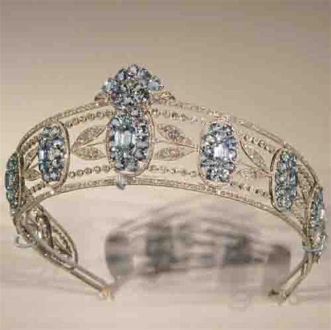 Diamond Tiara Diamond Blue Topaz 105 Ct Silver Bridal