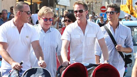 Don't let the sun go down on me. PAPArazzi! Neil Patrick Harris: 4 Männer & 3 Babys ...