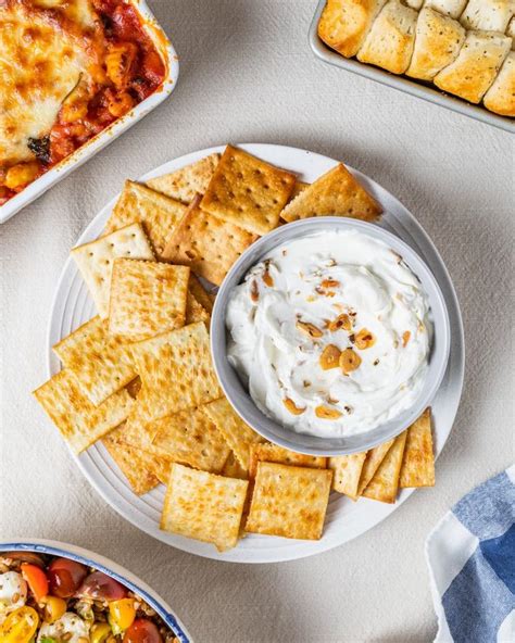 The Ultimate 10 Minute Potluck Appetizer Butter Baked Saltines With