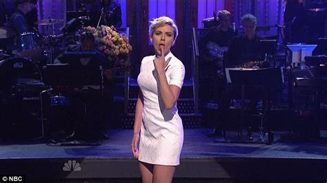 Scarlett Johansson Dances Provocatively As She Hosts Snl Daily Mail