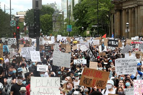 manifestations antiracistes l anglais tient le haut du pavé la presse