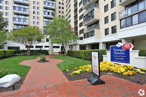 Westwood tower apartments offers studio, 1 & 2 bedroom apartments in bethesda, md. Triangle Towers Apartments - Bethesda, MD | Apartments.com