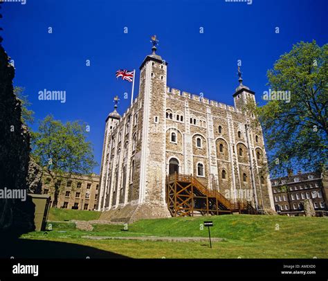 White Tower The Tower Of London London United Kingdom Stock Photo Alamy