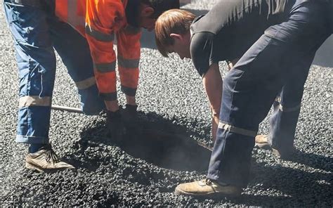 Paving an asphalt driveway costs $4,769 on average, with a typical range between $2,944 and $6,607. What Is The Cost Of Asphalt Per Square Foot [With Price ...