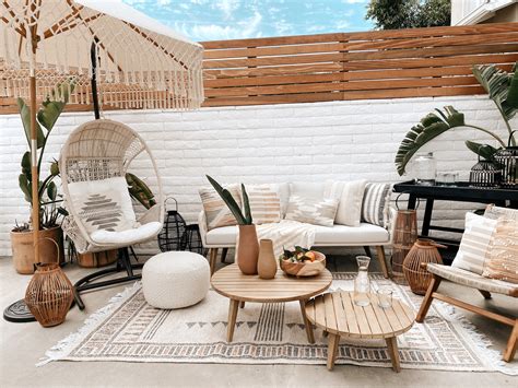 POV: Palm Springs Staycation. How I transformed my Backyard into my