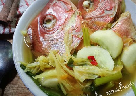 Masakan khas belitung yang akan kami bahas adalah masakan lempah kuning ikan pari yang sangat gurih dan memiliki kelezatan yang tidak tertandingi yang mampu membuat lidah anda bergoyang. Lempah Kuning Ikan Kakap Khas Bangka | Resep | Resep, Resep masakan, dan Sayuran