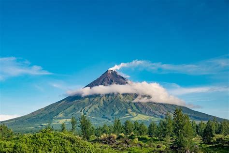 Mayon Volcano Worlds Most Perfect Volcanic Cone Gigo