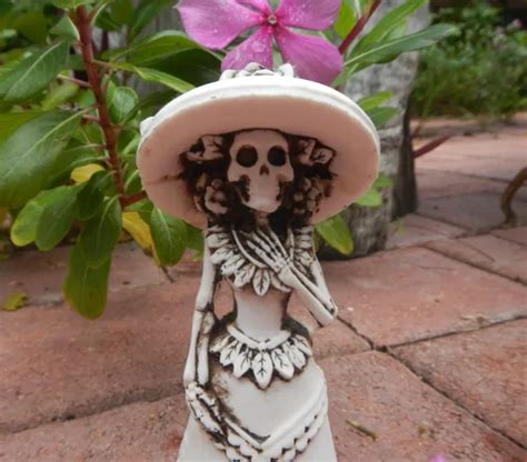 Santa Muerte Statue Skeleton Figurine La Catrina Mexicana Day Of The
