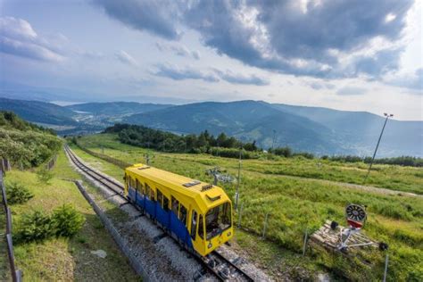 Wszystkich młodych miłośników dwóch kółek oraz tras downhillowych zapraszamy 01 czerwca na górę żar. Kolej linowo-terenowa Góra Żar (Międzybrodzie Żywieckie ...