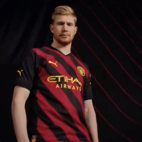 Man City Unveil New Away Kit For 202223 Season Manchester Evening News