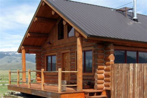 The town is adjacent to the yellowstone national park, making it a great place for cabin rentals. North Yellowstone, Montana Cabin Rentals & Getaways - All ...