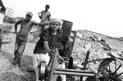 Some literature was found on the likely impact of the crisis on child labour in individual countries in south asia. Overview of child labour in the artisanal and small-scale ...