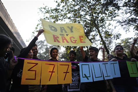 India S Supreme Court Strikes Down Section Legalizes Homosexuality Ibtimes