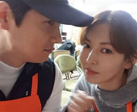 너 때문에 날개를 다쳤으니 책임지라며 수호네에 눌러앉은 천사 테이커와 외로운 소년. 김소연♥이상우, 봉사활동하는 부부‥비주얼만큼 훈훈한 마음 ...