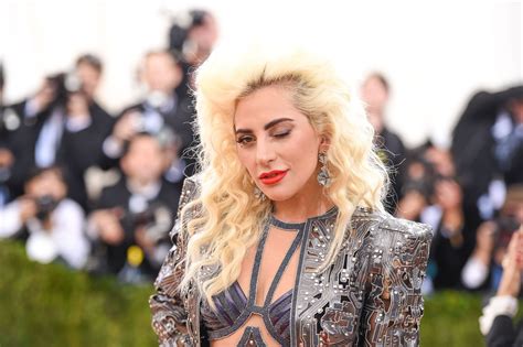 Lady Gaga Reveals Shes Performing At Super Bowl 51s Halftime Show Lady