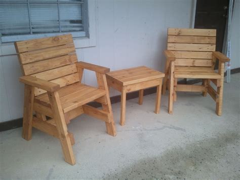 With just a drill, saw and. How To Build 2 Outdoor Arm Chairs And A Side Table | 2x4 ...