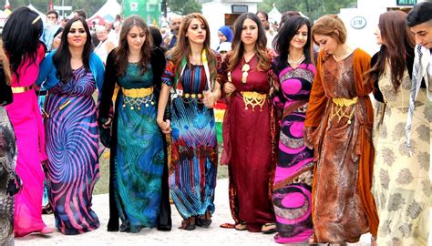 Kurdish Folklore Dancing Bergen The Kurds Arabian Art Kurdistan