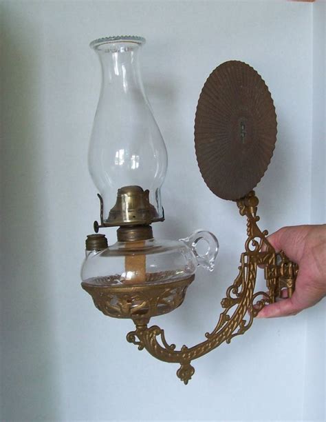 Antique Cast Iron Wall Mount Oil Kerosene Lamp With Finger Lamp And