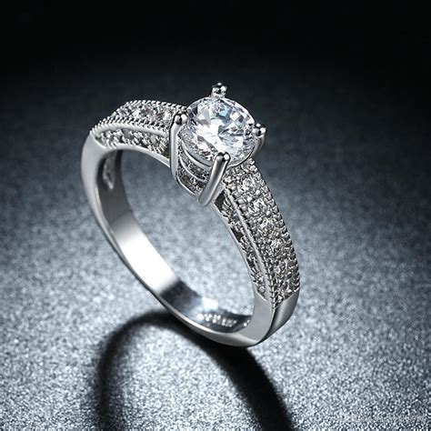 2019 High Quality 18k White Gold Plated 4a Zircon Engagement Ring Women