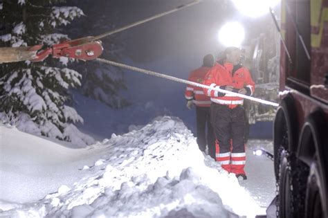 Poets of the fall (5). Ice Road Rescue - Extremrettung in Norwegen S03E02: Ein ...